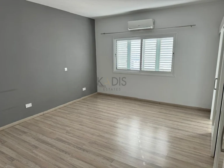 180m² Office for Rent in Limassol District
