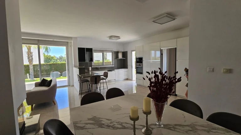 4 Bedroom House for Rent in Chlorakas, Paphos District