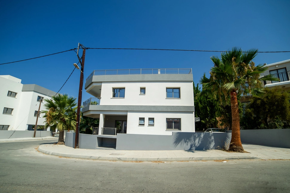 3 Bedroom Apartment for Sale in Tombs Of the Kings, Paphos District