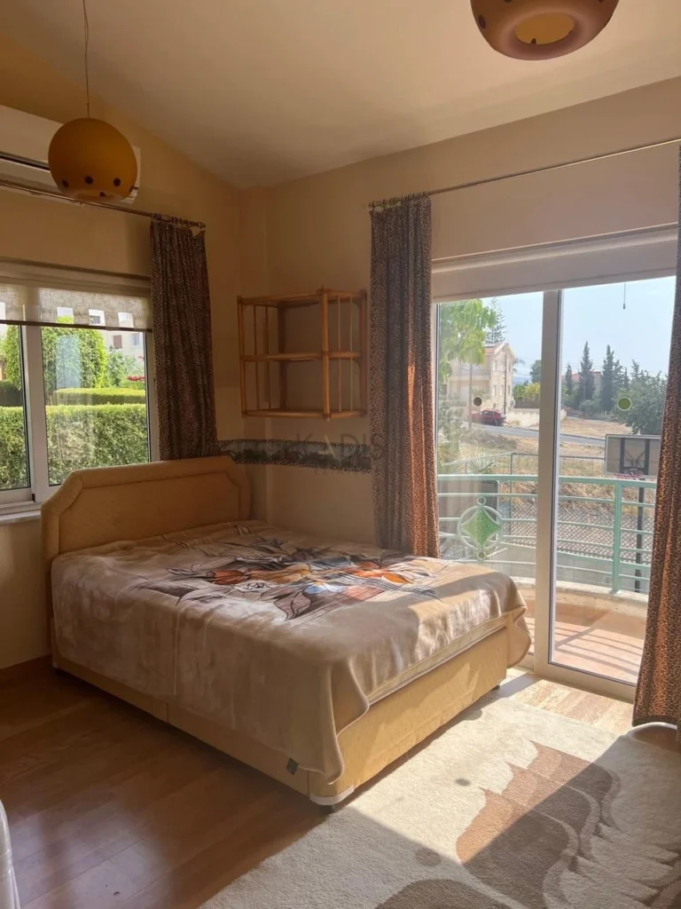 296m² House for Sale in Limassol – Mesa Geitonia