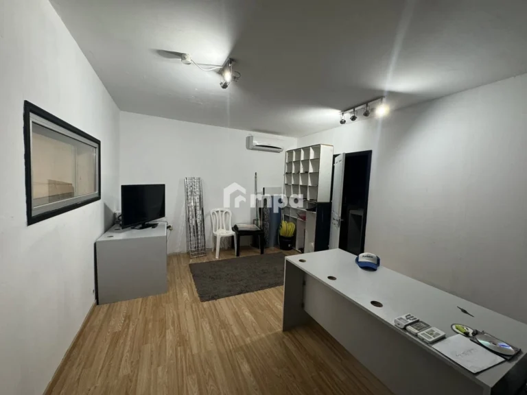 282m² Commercial for Rent in Agios Dometios, Nicosia District