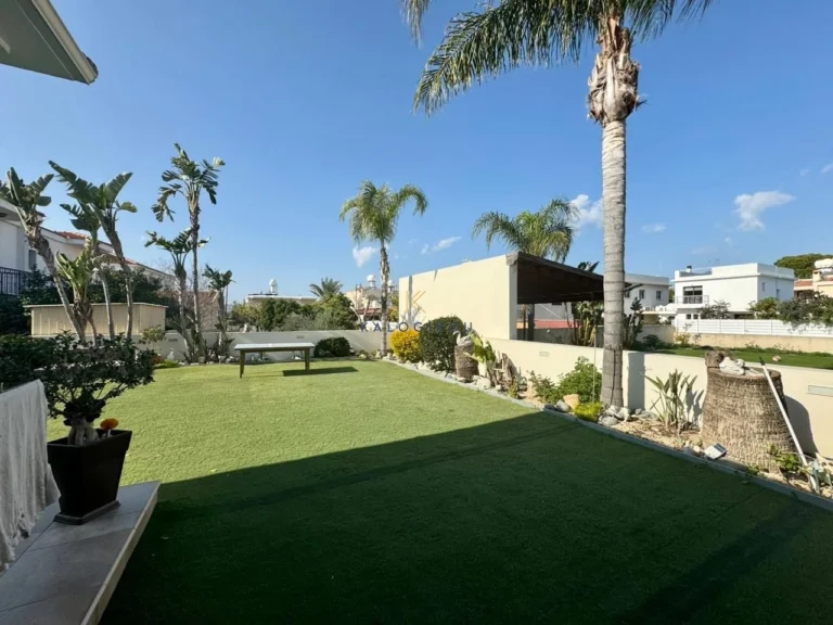 4 Bedroom House for Sale in Aradippou, Larnaca District