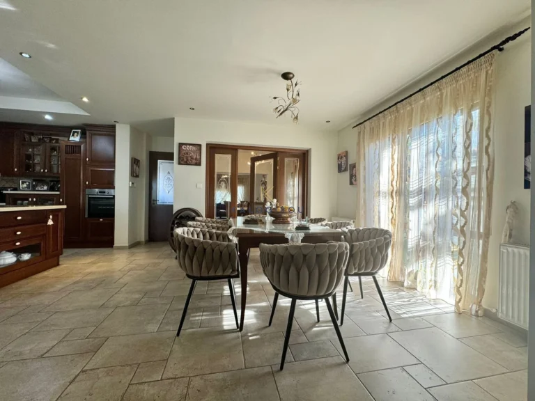 4 Bedroom House for Sale in Aradippou, Larnaca District