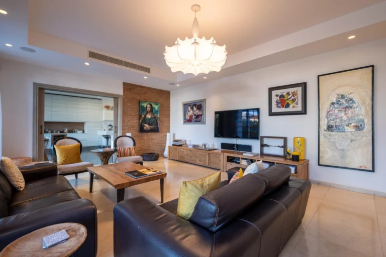 5 Bedroom House for Sale in Engomi, Nicosia District
