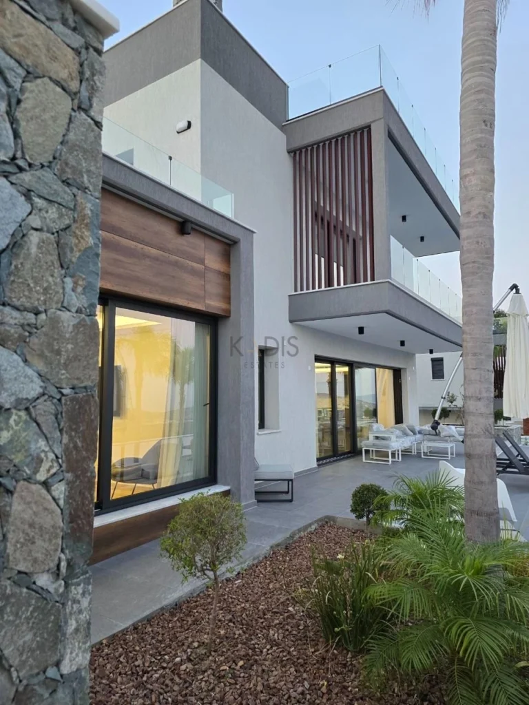 412m² House for Sale in Parekklisia, Limassol District