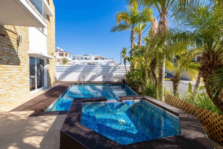 616m² House for Sale in Limassol – Kapsalos