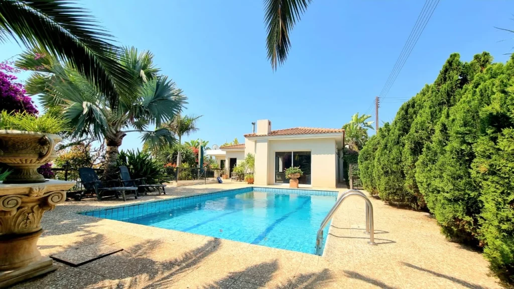 4 Bedroom House for Rent in Agios Tychonas, Limassol District