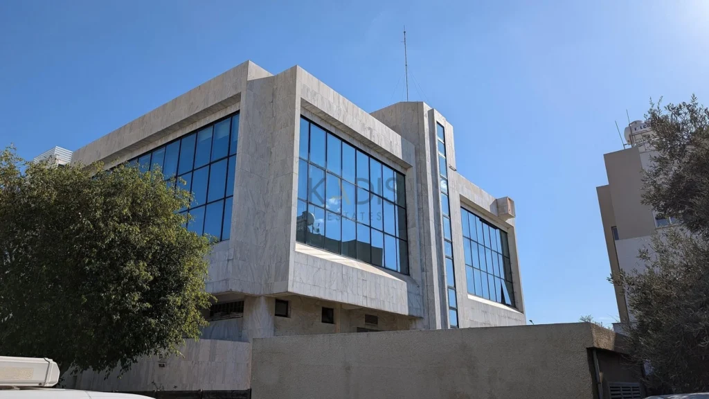 1061m² Building for Sale in Limassol – Mesa Geitonia