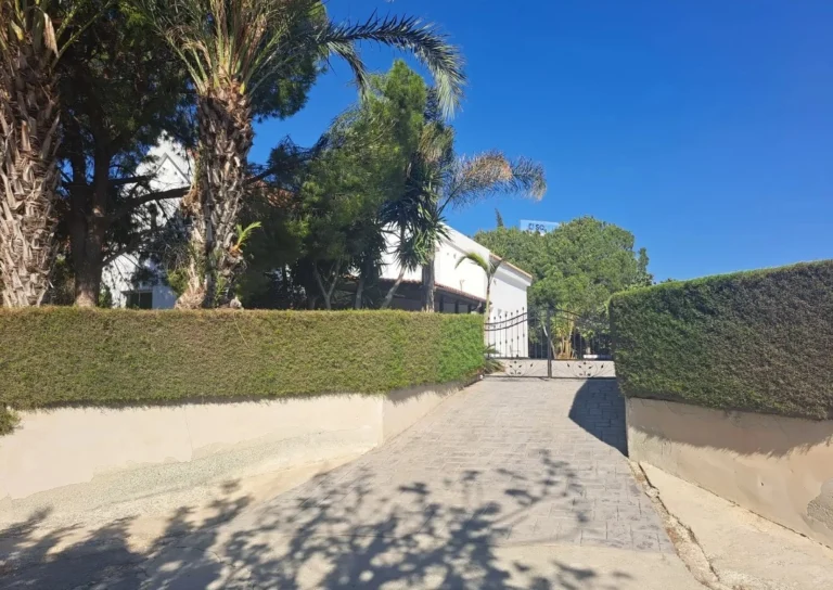 5 Bedroom House for Sale in Pentakomo, Limassol District