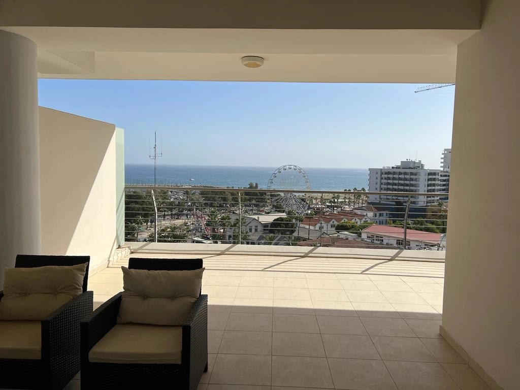 2 Bedroom Apartment for Sale in Larnaca – Finikoudes