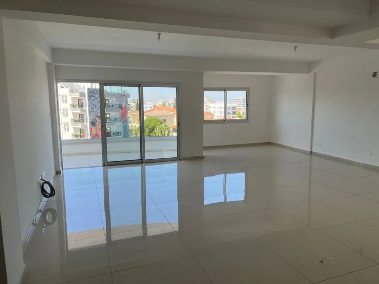 3 Bedroom Apartment for Sale in Larnaca – Finikoudes