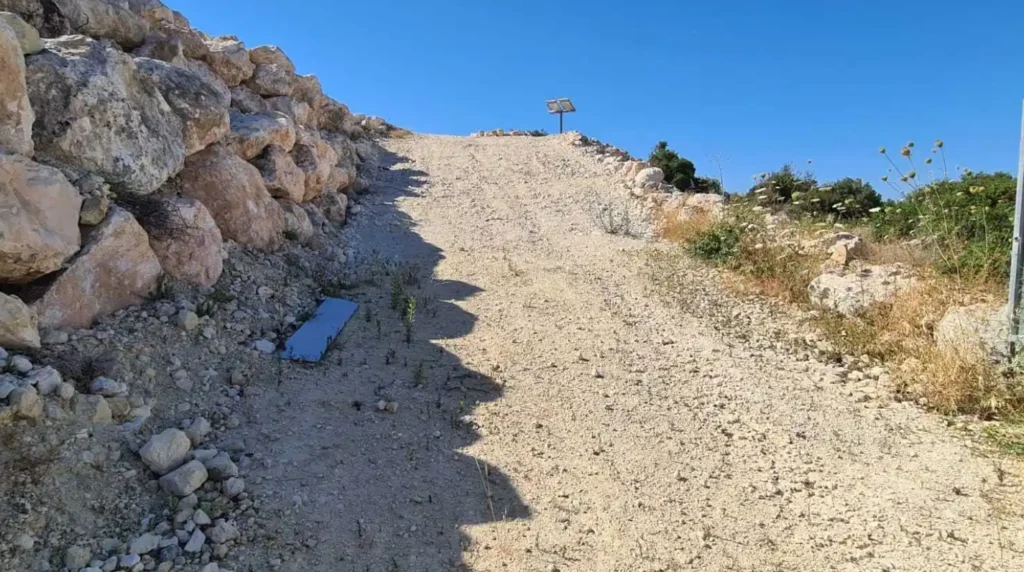 2,000m² Plot for Sale in Agios Tychonas, Limassol District