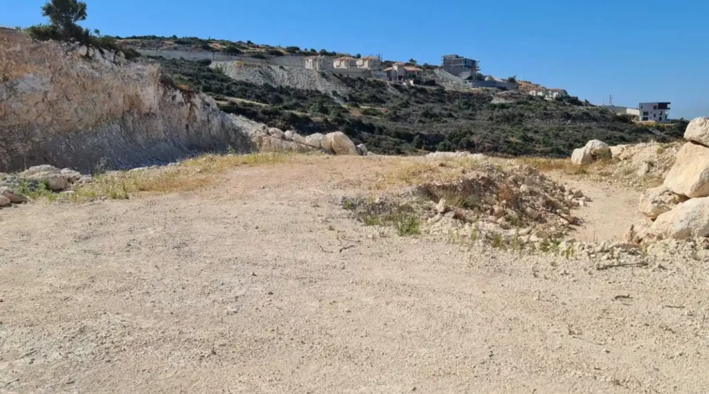 2,000m² Plot for Sale in Agios Tychonas, Limassol District
