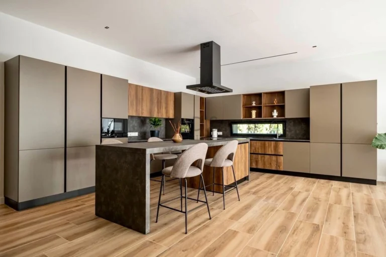 Дом площадью 900 м² в аренду в районе Лимассола