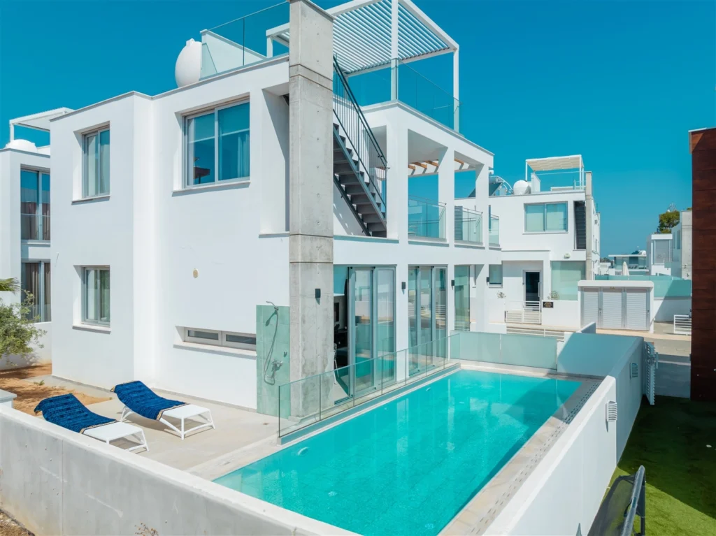 5 Bedroom House for Sale in Oroklini, Larnaca District