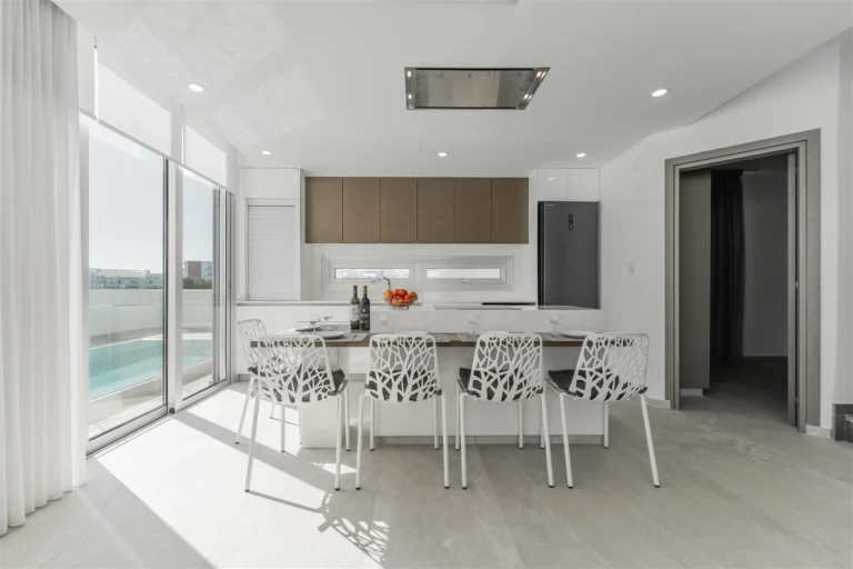 5 Bedroom House for Sale in Oroklini, Larnaca District