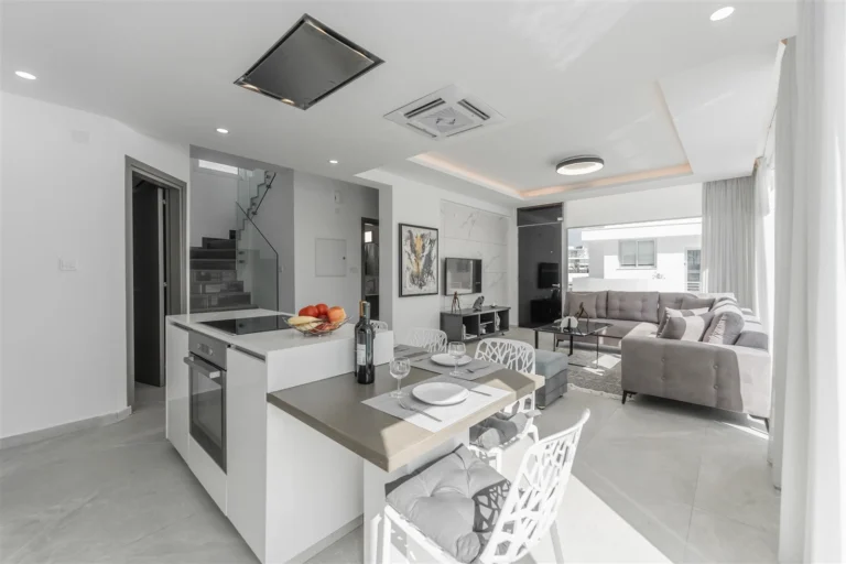 5 Bedroom House for Sale in Oroklini, Larnaca District