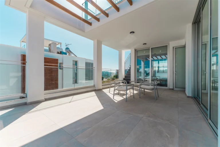 5 Bedroom House for Sale in Oroklini, Larnaca District