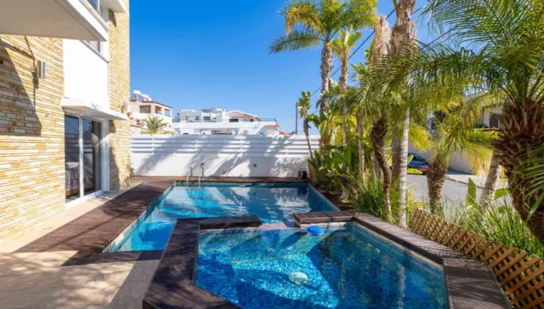 6+ Bedroom House for Sale in Limassol – Kapsalos