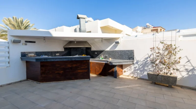 6+ Bedroom House for Sale in Limassol – Kapsalos