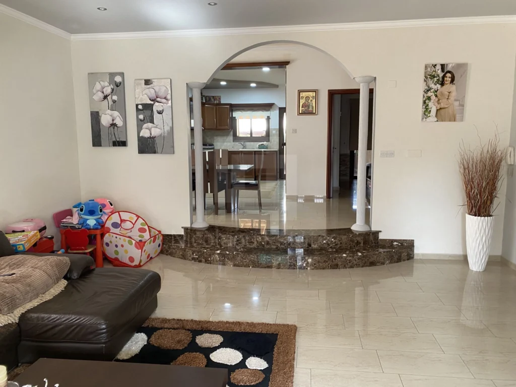 4 Bedroom House for Sale in Limassol – Zakaki