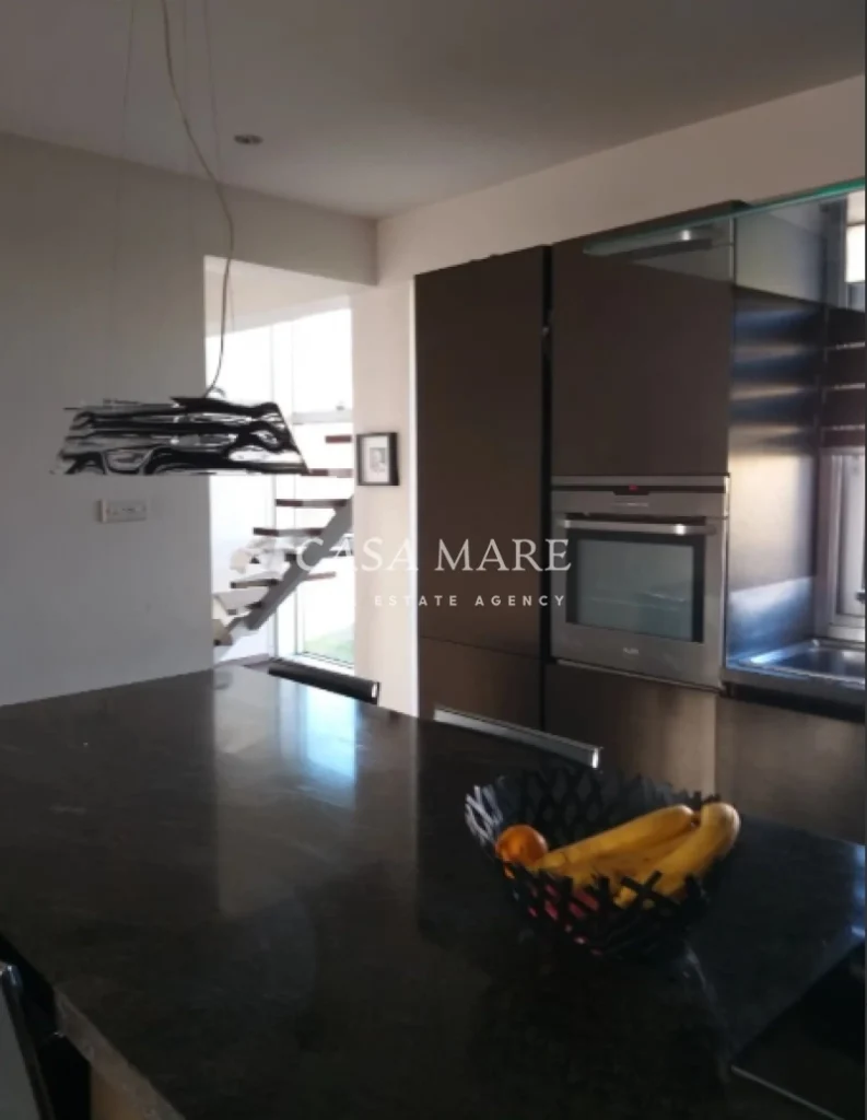 4 Bedroom Apartment for Rent
