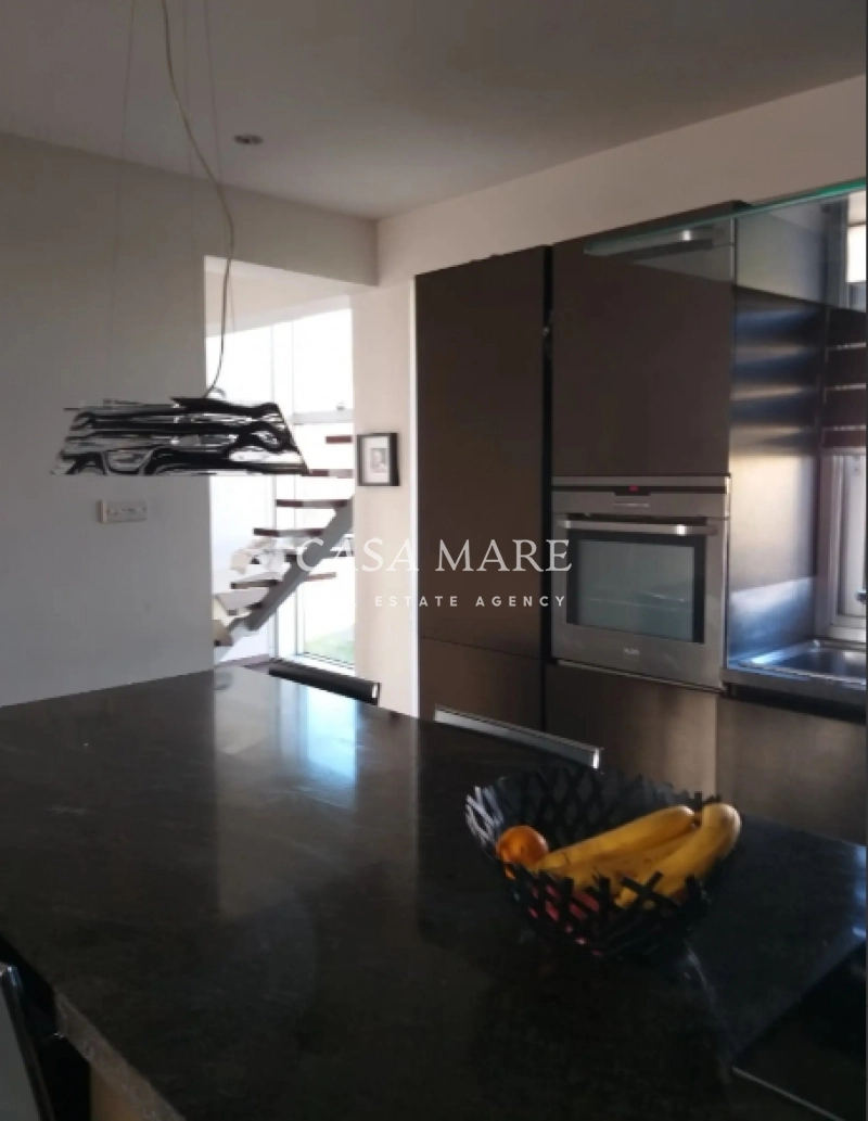 4 Bedroom Apartment for Rent