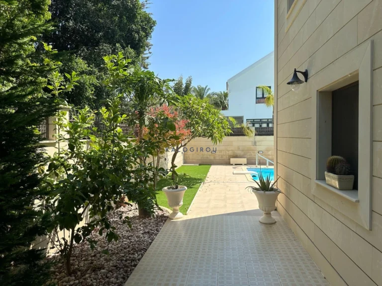 5 Bedroom House for Sale in Faneromeni, Larnaca District