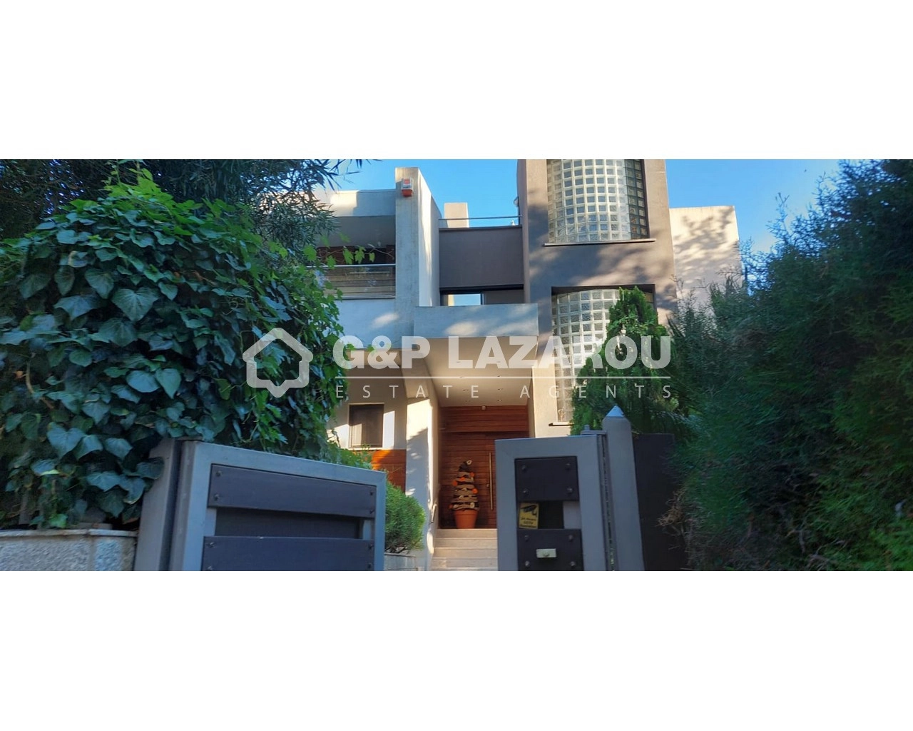 5 Bedroom House for Sale in Moniatis, Limassol District