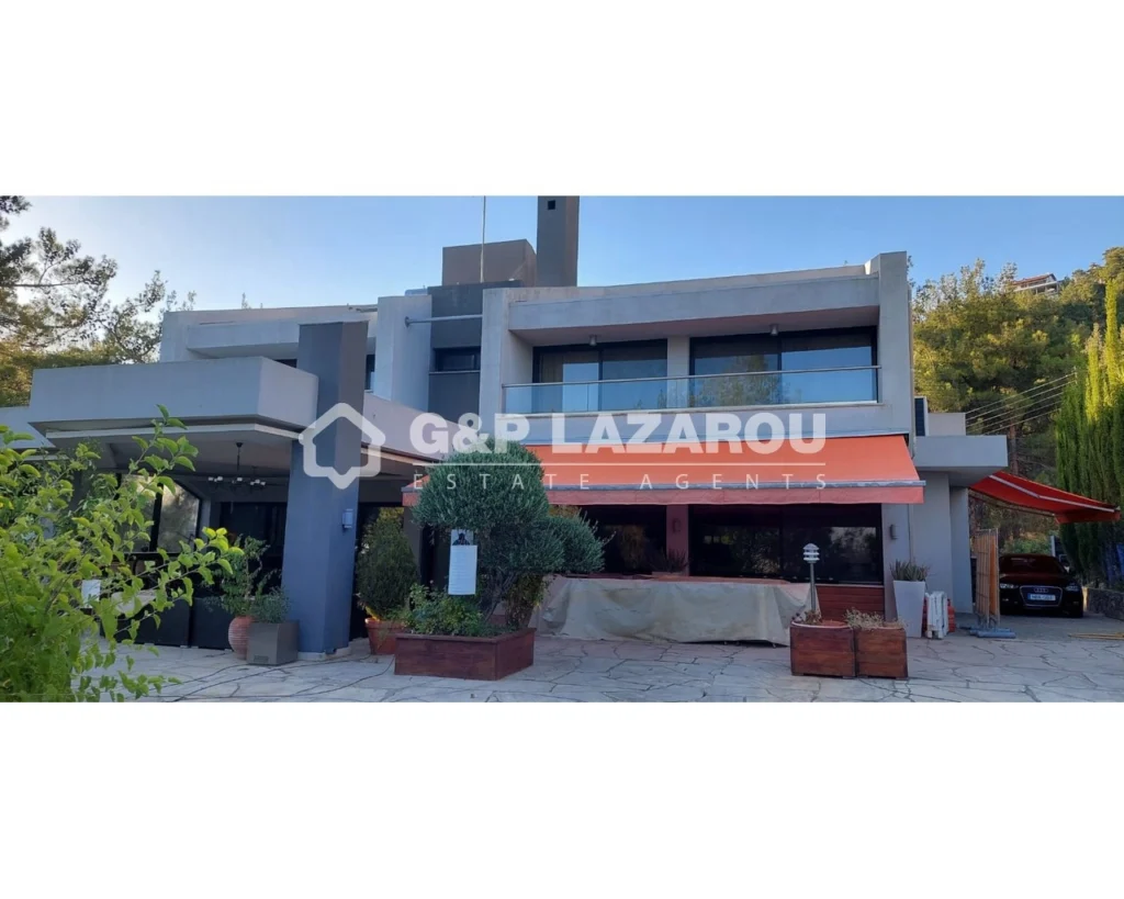 5 Bedroom House for Sale in Moniatis, Limassol District