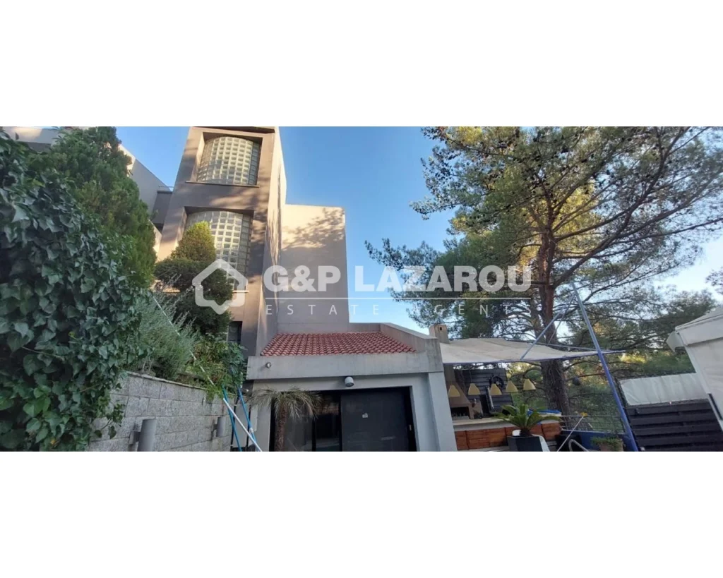5 Bedroom House for Sale in Moniatis, Limassol District