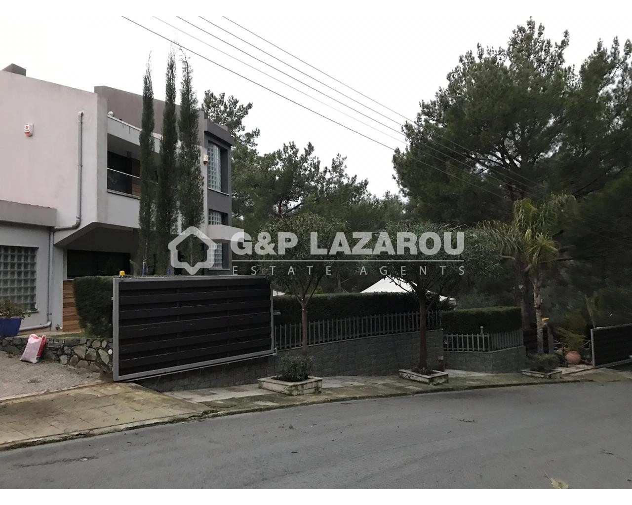 5 Bedroom House for Sale in Moniatis, Limassol District