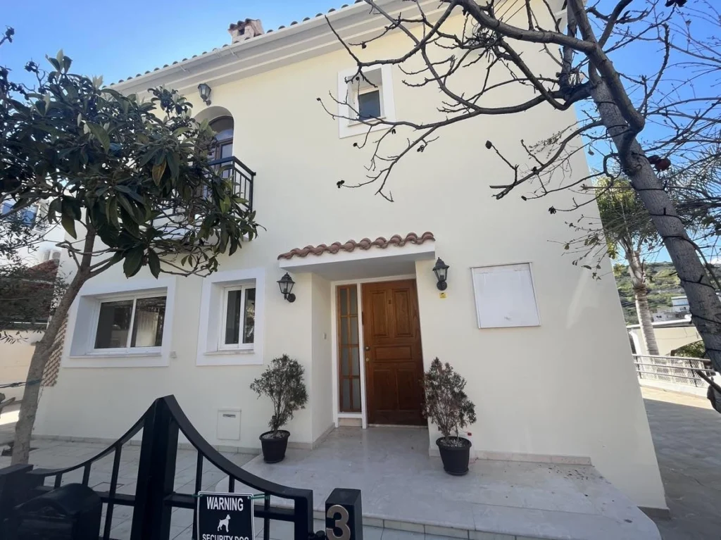 4 Bedroom House for Sale in Agios Tychonas, Limassol District