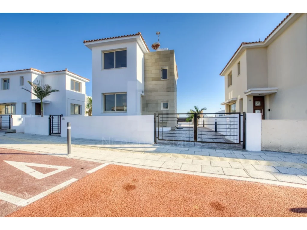 3 Bedroom House for Sale in Kapparis, Famagusta District