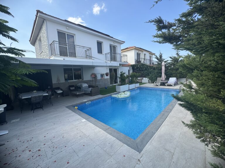 4 Bedroom House for Sale in Pervolia Larnacas