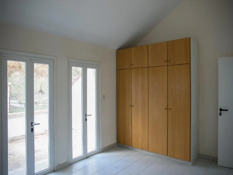 500m² Building for Sale in Palaichori Oreinis, Nicosia District