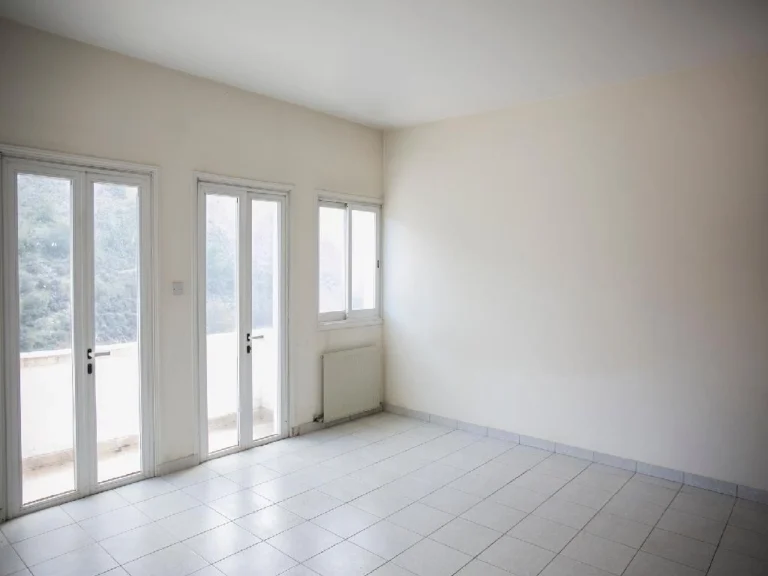 500m² Building for Sale in Palaichori Oreinis, Nicosia District