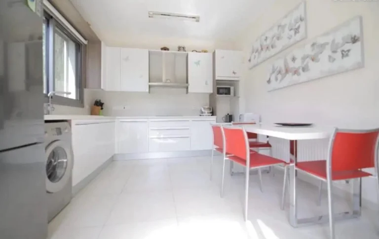 4 Bedroom House for Sale in Amathounta, Limassol District