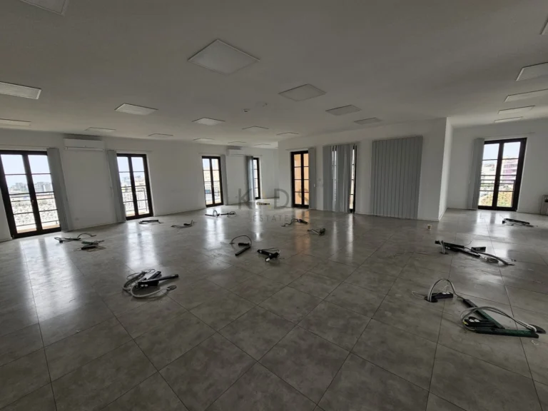 Γραφείο 215m² προς ενοικίαση στη Λεμεσό – Άγιος Αθανάσιος