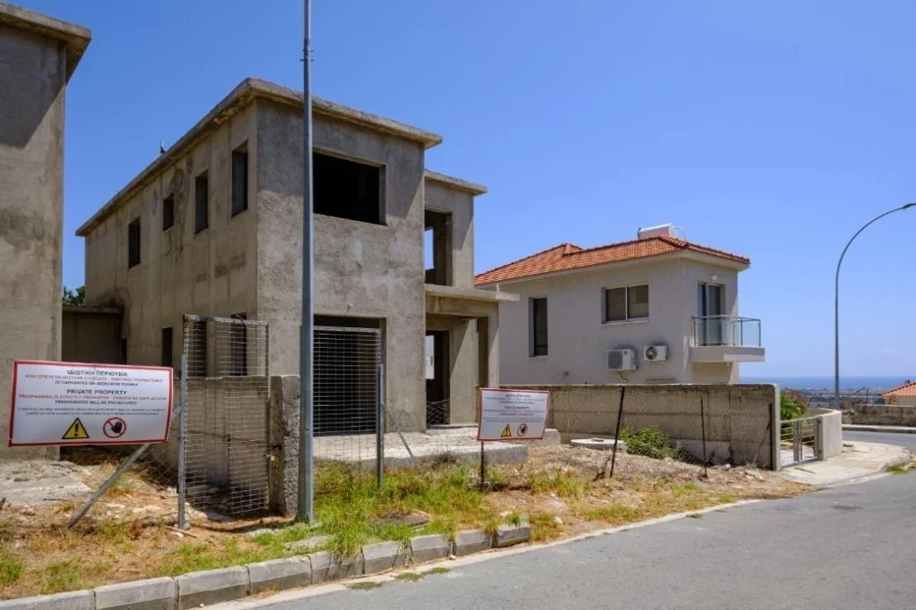 690m² Building for Sale in Episkopi Lemesou, Limassol District