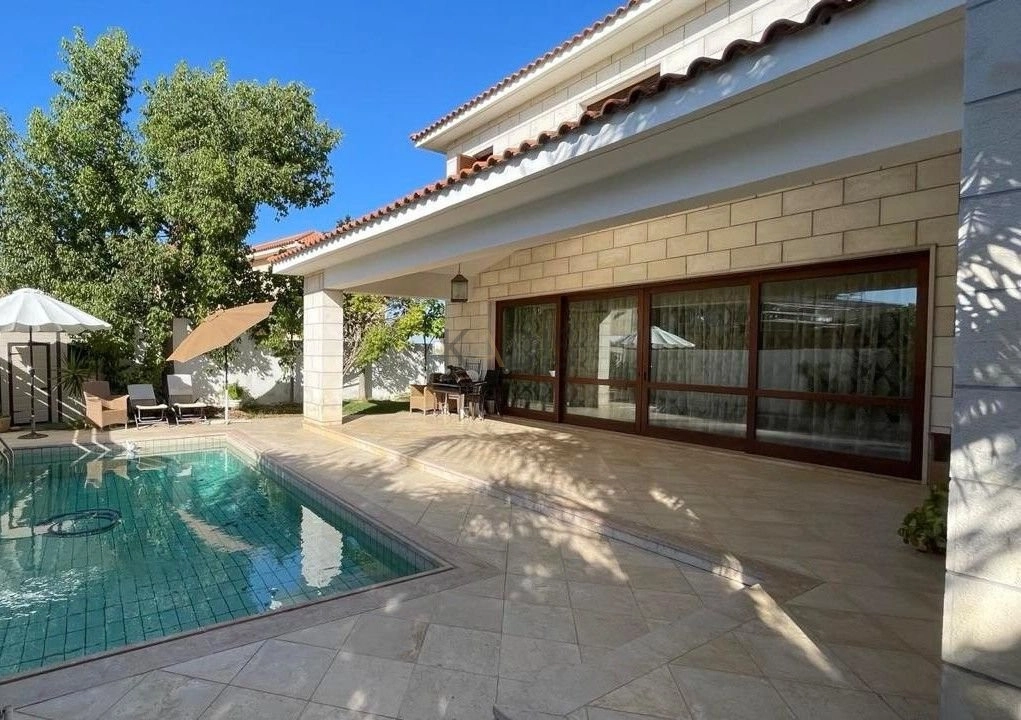 4 Bedroom House for Sale in Strovolos, Nicosia District