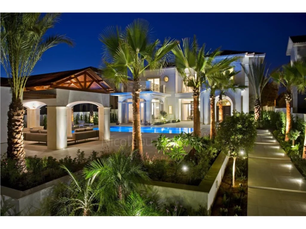 6+ Bedroom House for Sale in Pervolia Larnacas