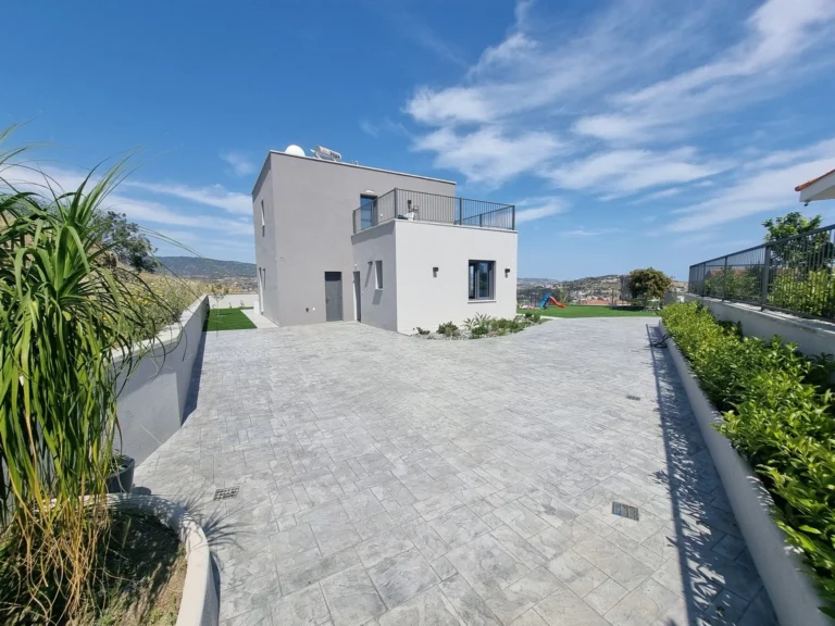 4 Bedroom House for Sale in Parekklisia, Limassol District