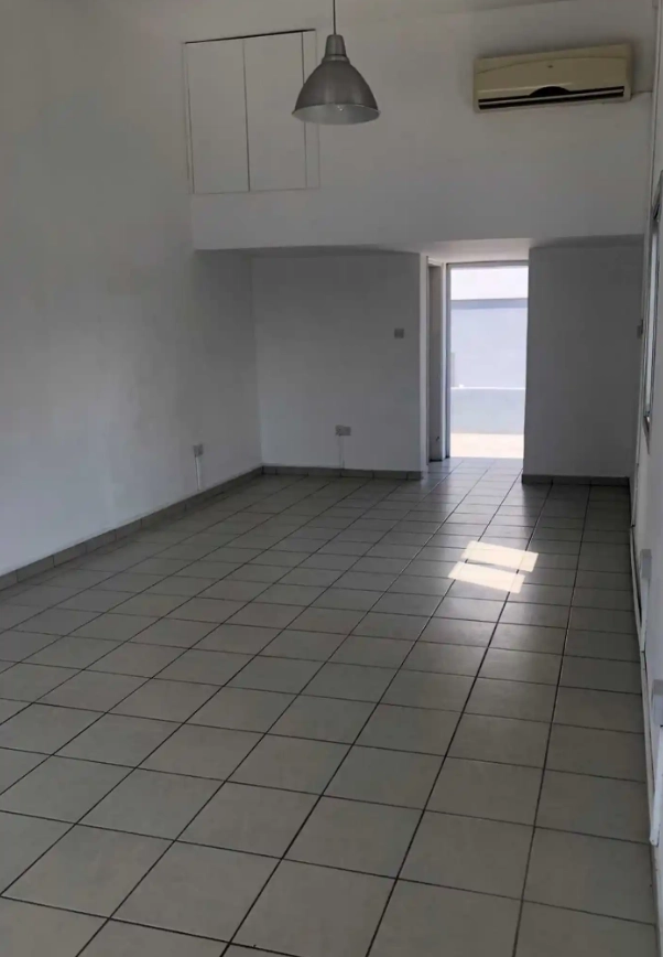 530m² Building for Sale in Latsia, Nicosia District