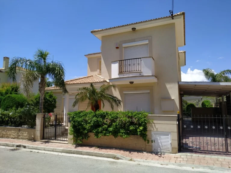 3 Bedroom House for Rent in Agios Tychonas, Limassol District