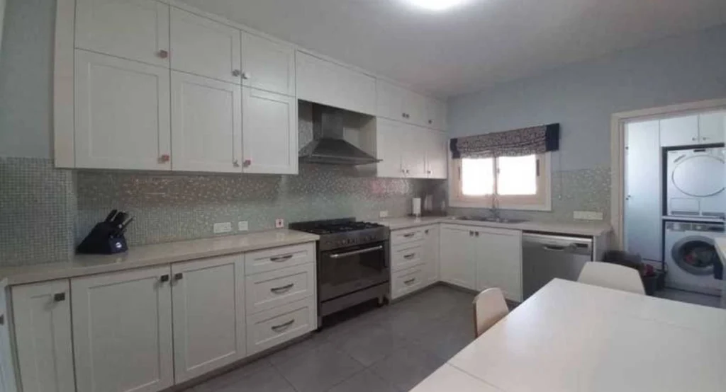 4 Bedroom Apartment for Sale in Limassol District