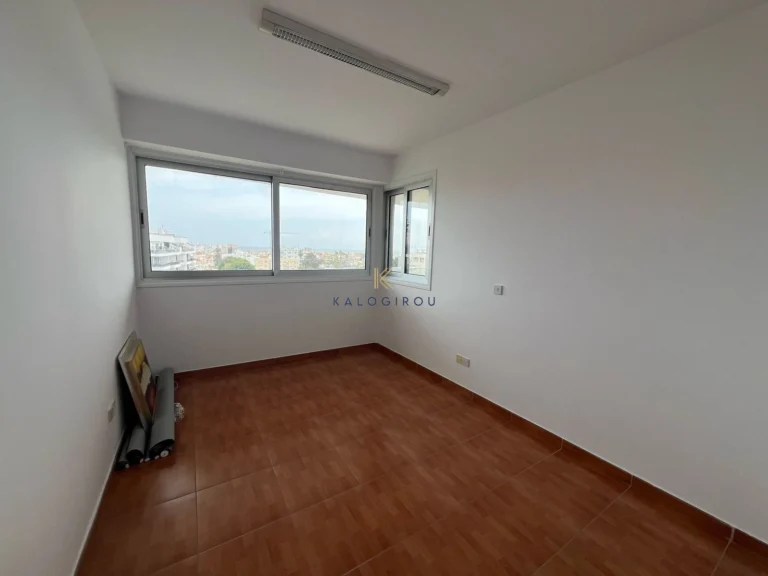 100m² Office for Rent in Larnaca District