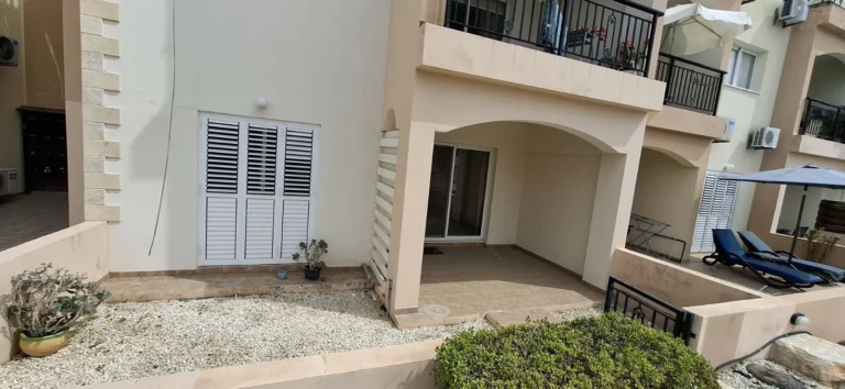 2 Bedroom Apartment for Sale in Paphos – Universal