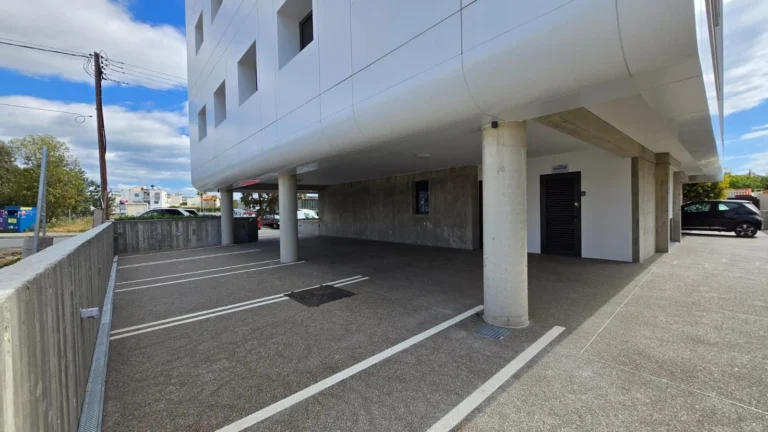 729m² Building for Sale in Kato Polemidia, Limassol District