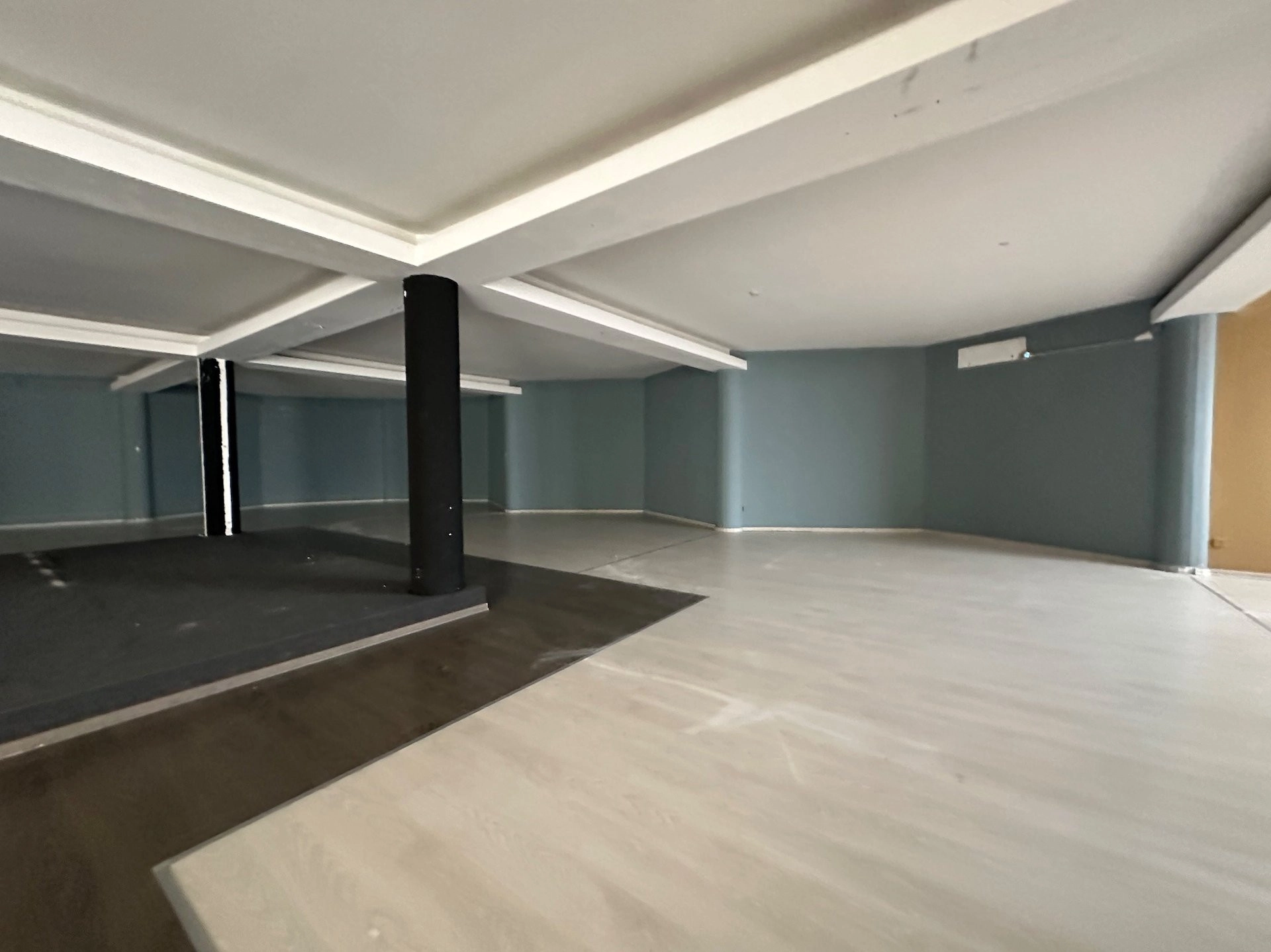 600m² Commercial for Rent in Kato Polemidia, Limassol District